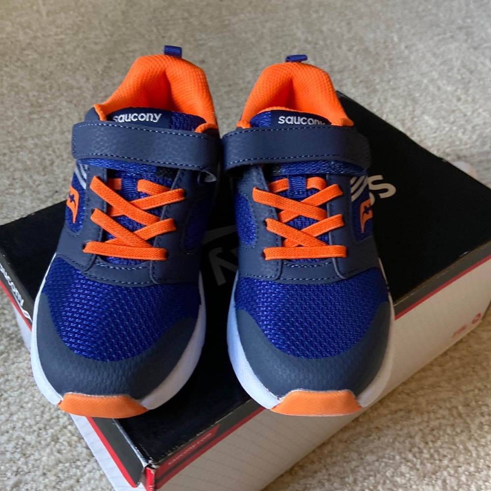 NEW Saucony sneakers
